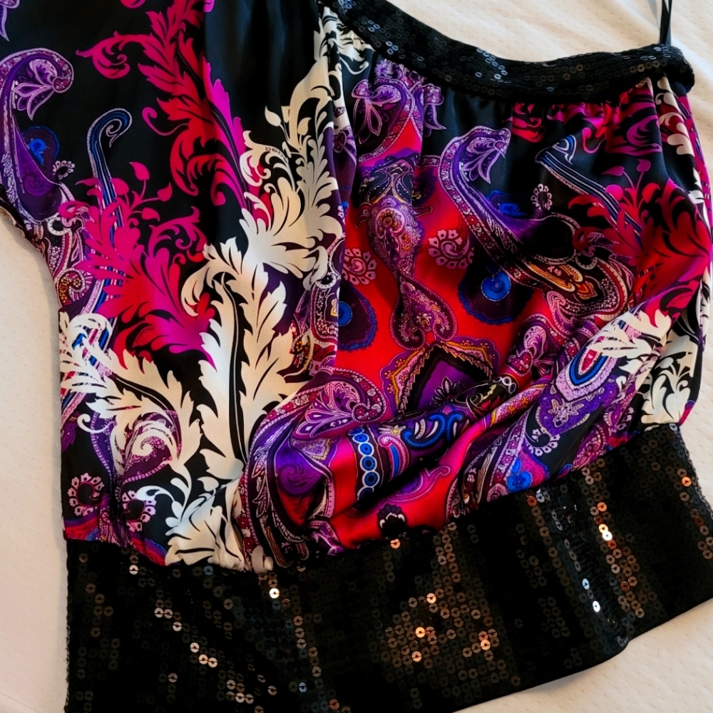 BEBE multicolor print, one shoulder flutter sleeve top
